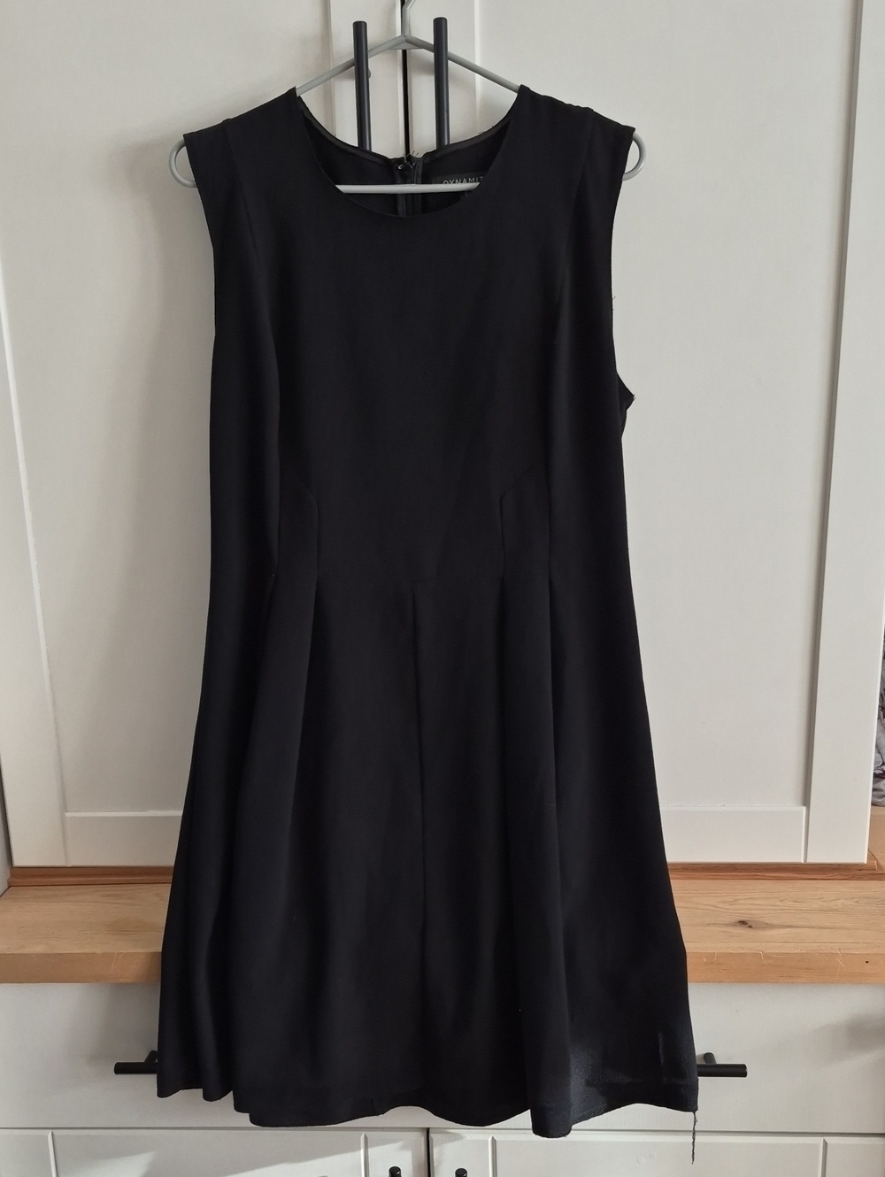 💙 Dynamite Black Sleeveless Mini Dress - Picture 2 of 3